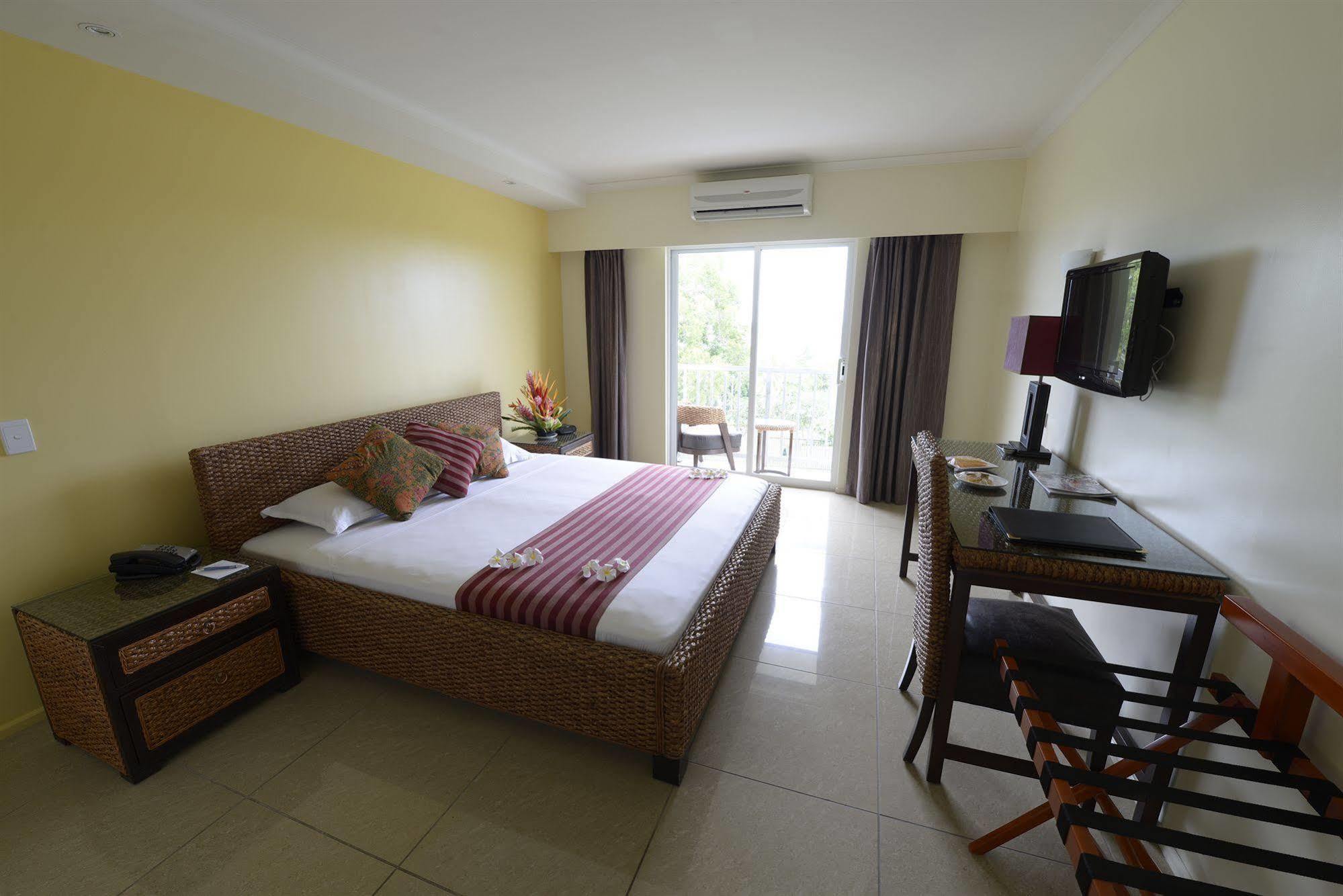 Gazelle International Hotel Kokopo Buitenkant foto