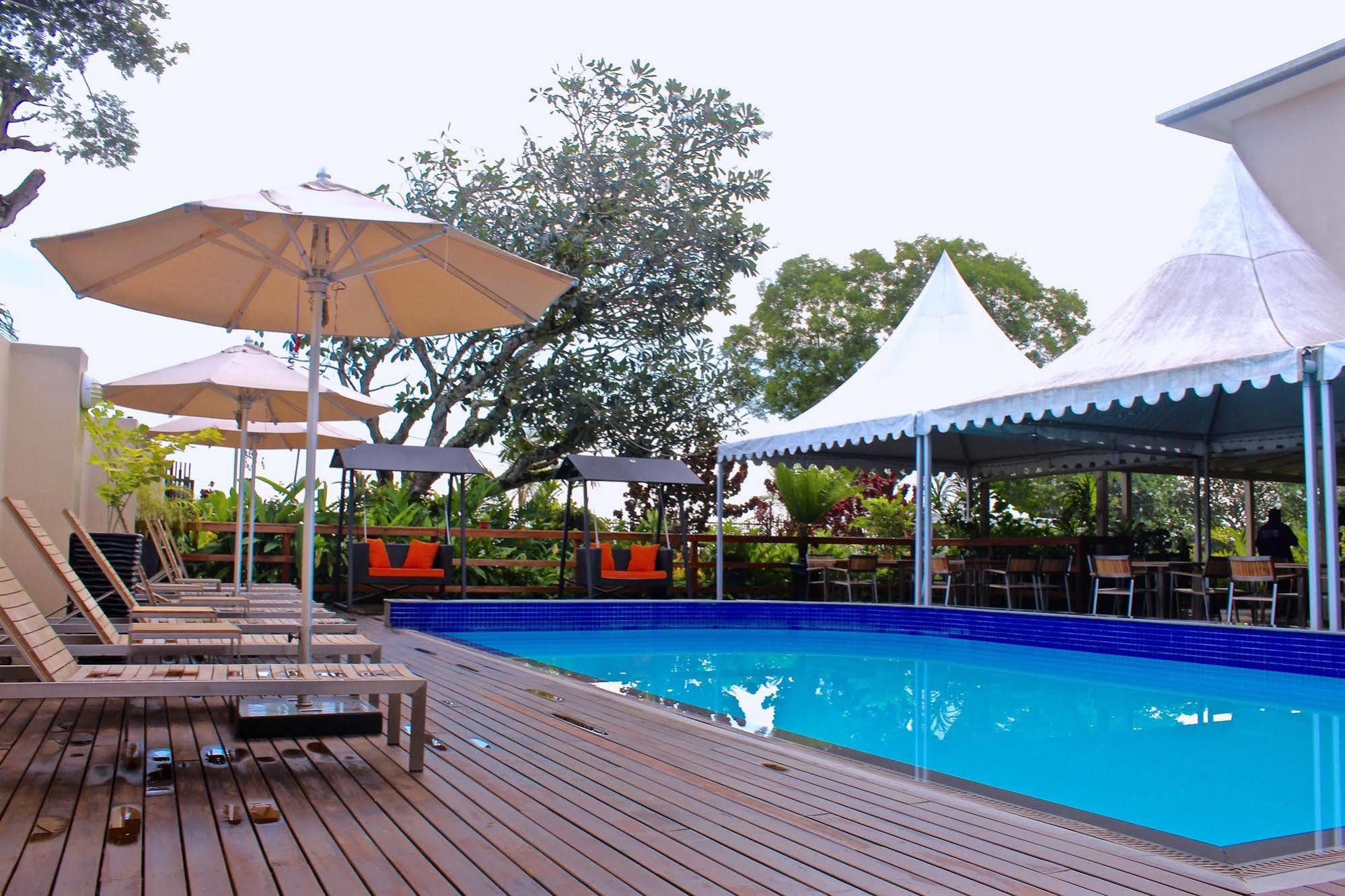 Gazelle International Hotel Kokopo Buitenkant foto